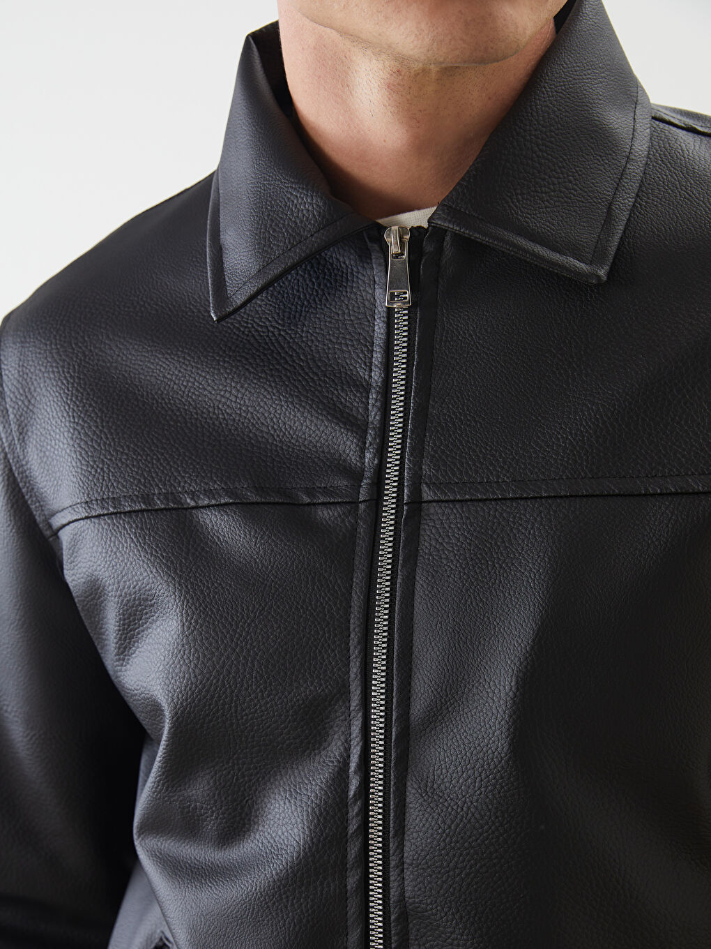 Siyah Slim Fit Gömlek Yaka Erkek Deri Görünümlü Ceket-2
