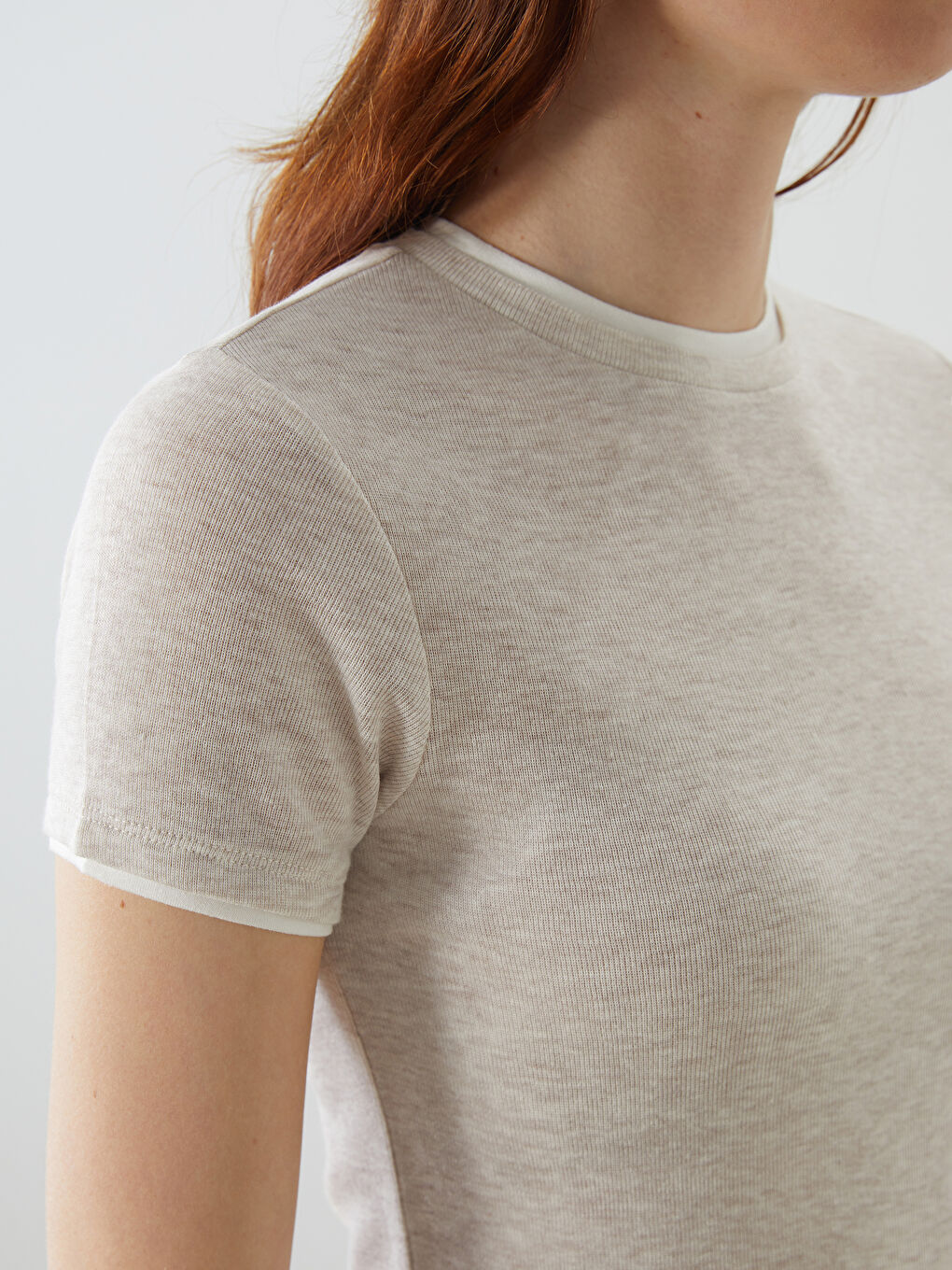 Bej Bisiklet Yaka Kadın Tişört-2