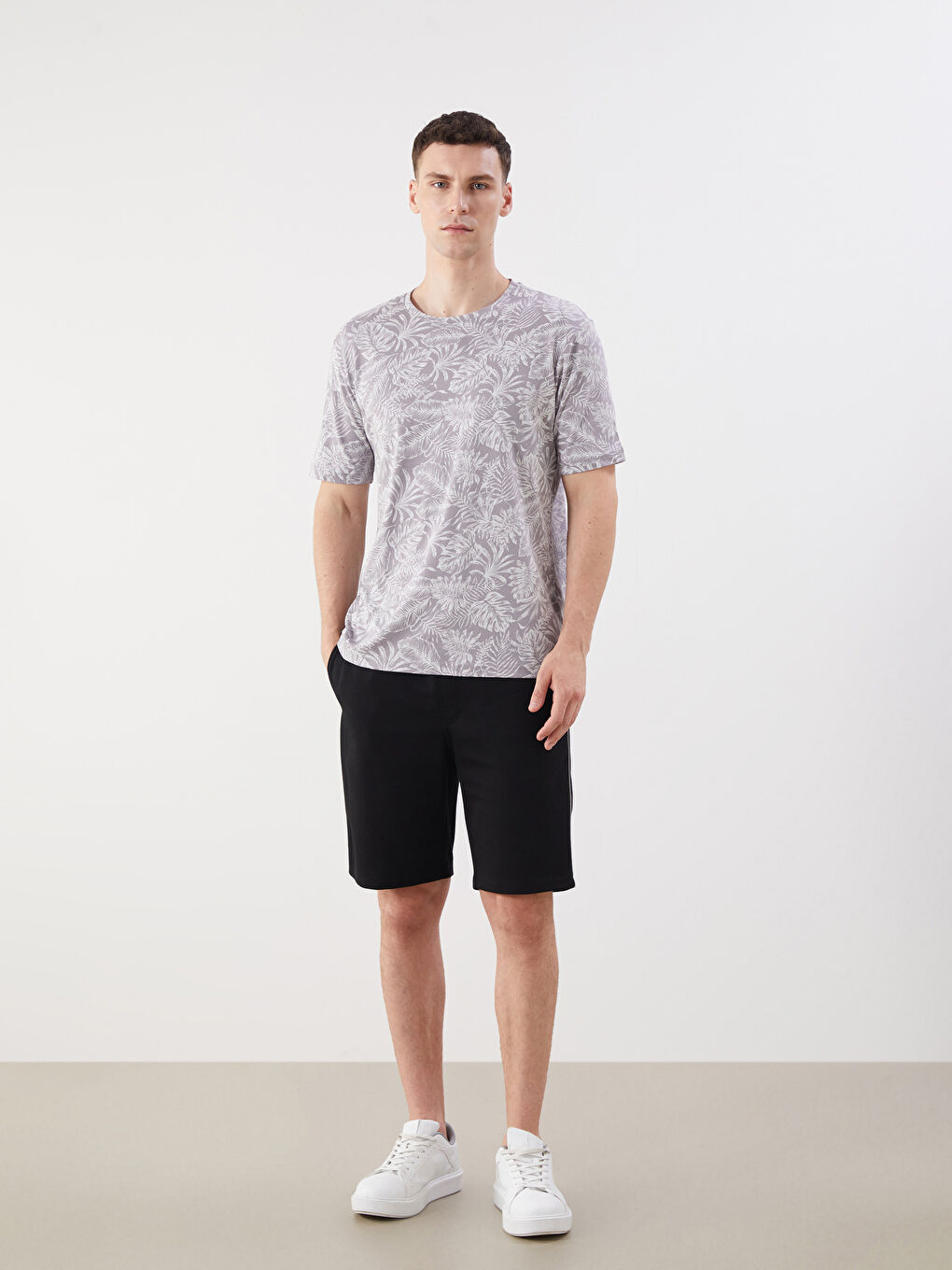 LCWAIKIKI Classic Crew Neck Printed Jersey Men's T-Shirt -S5P202Z8-LQE