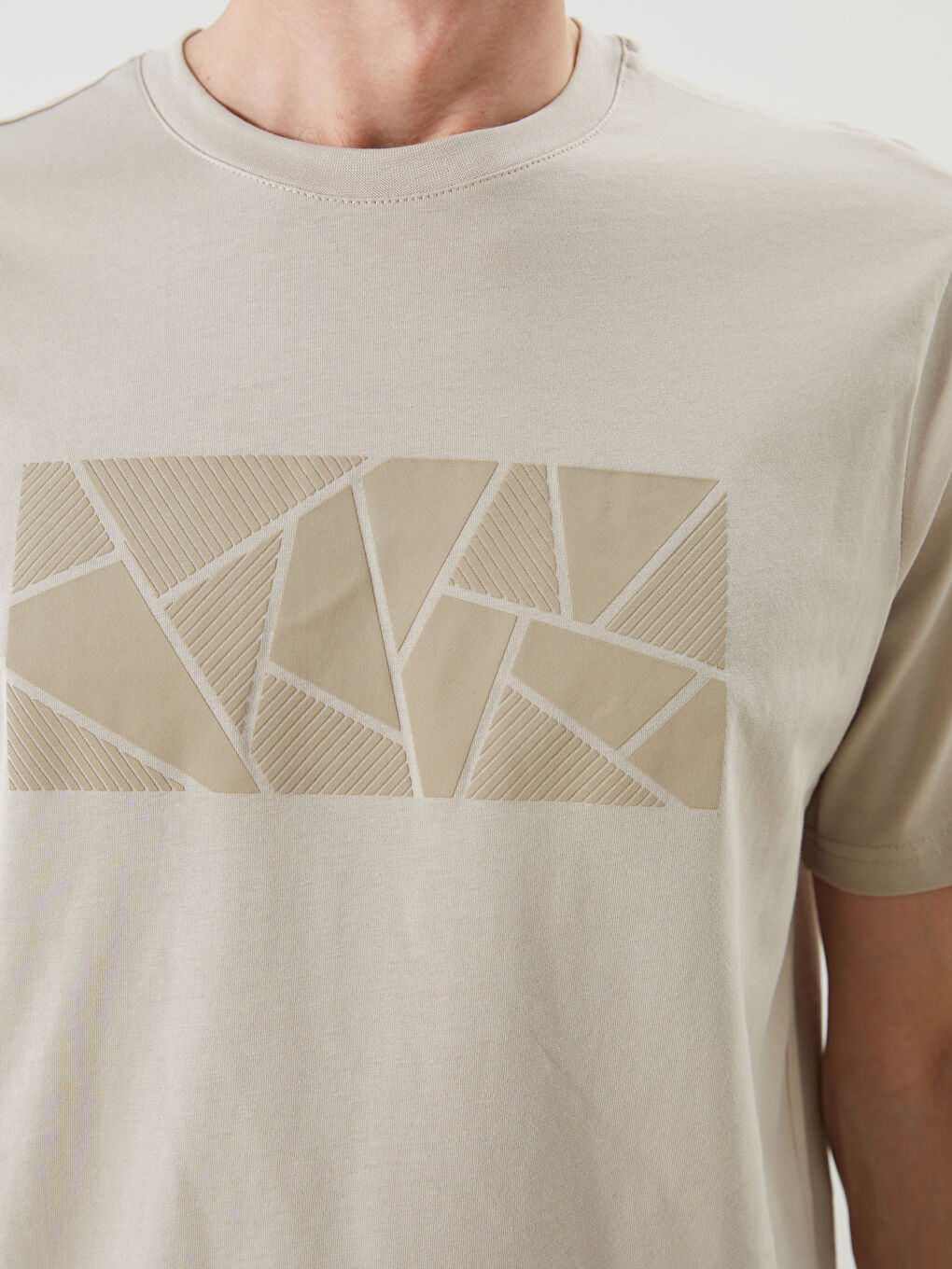 Bej Bisiklet Yaka Baskılı Penye Erkek Tişört-2