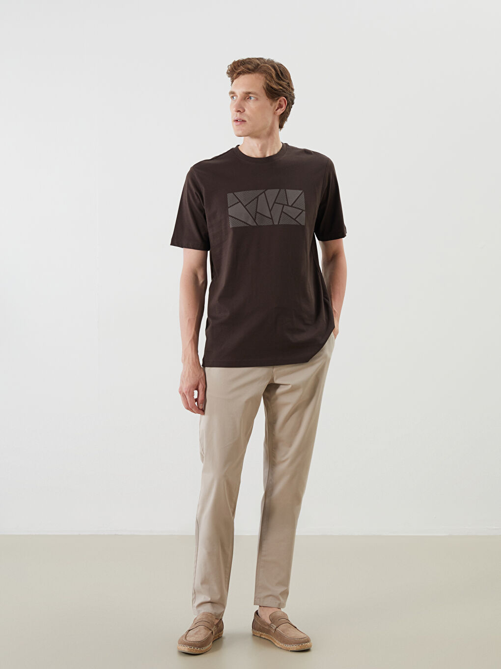 Kahverengi Bisiklet Yaka Baskılı Penye Erkek Tişört-1