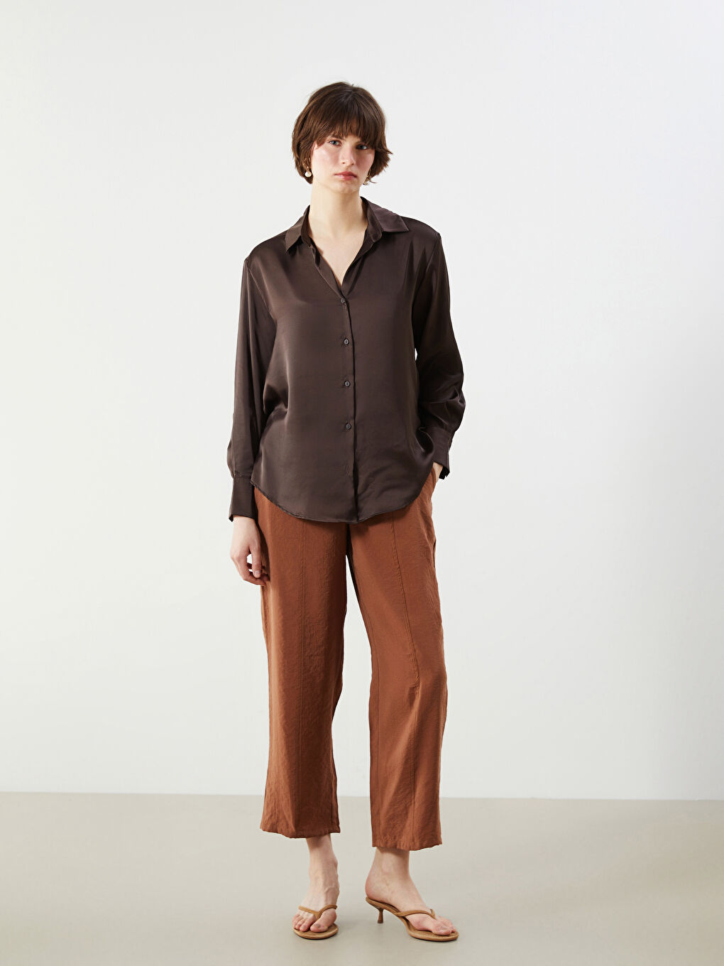 Kahverengi Oversize Saten Kadın Gömlek-1