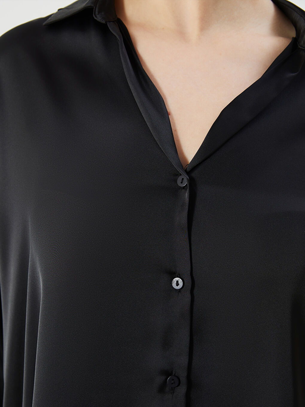 LCWAIKIKI Classic Oversize Satin Women's Shirt -S5P235Z8-CVL