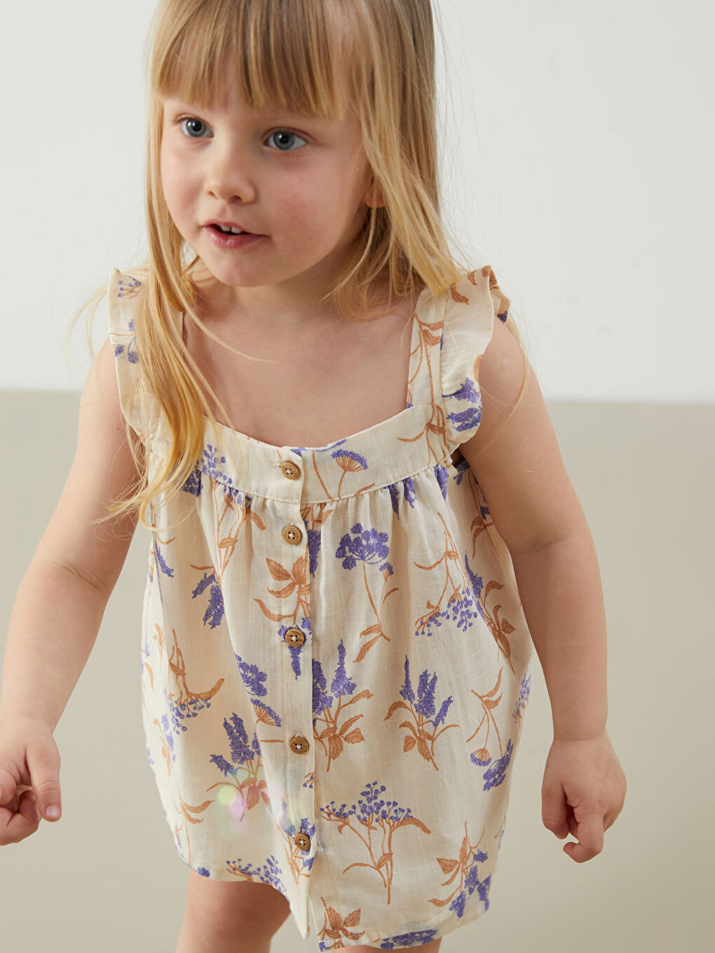 Bej Kare Yaka Çiçekli Kız Bebek Bluz ve Şort 2'li