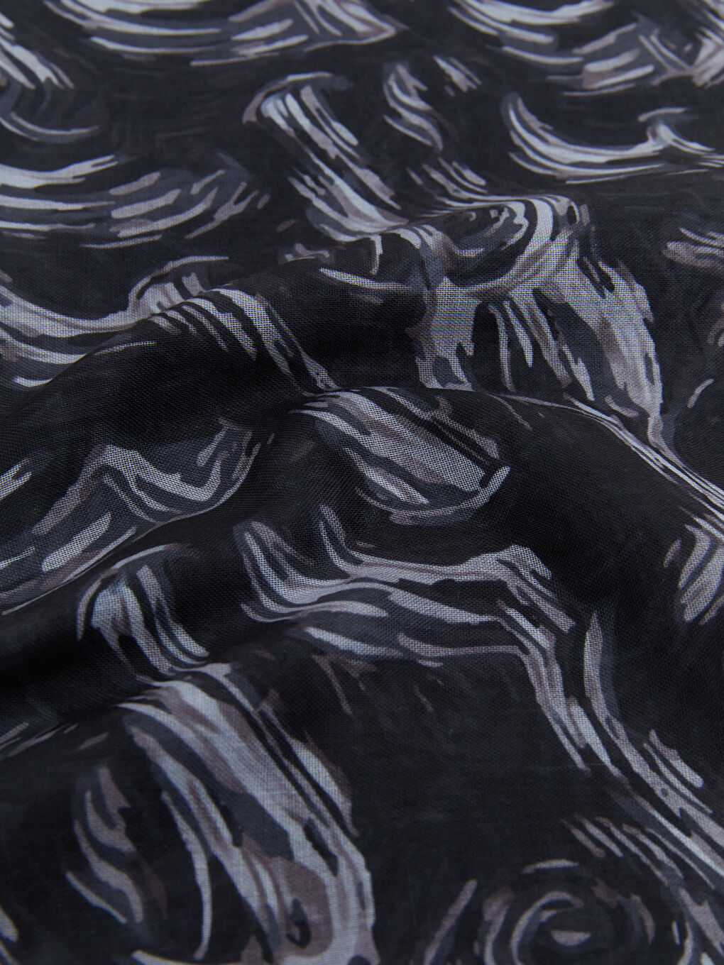 Siyah Desenli Kadın Şal-2