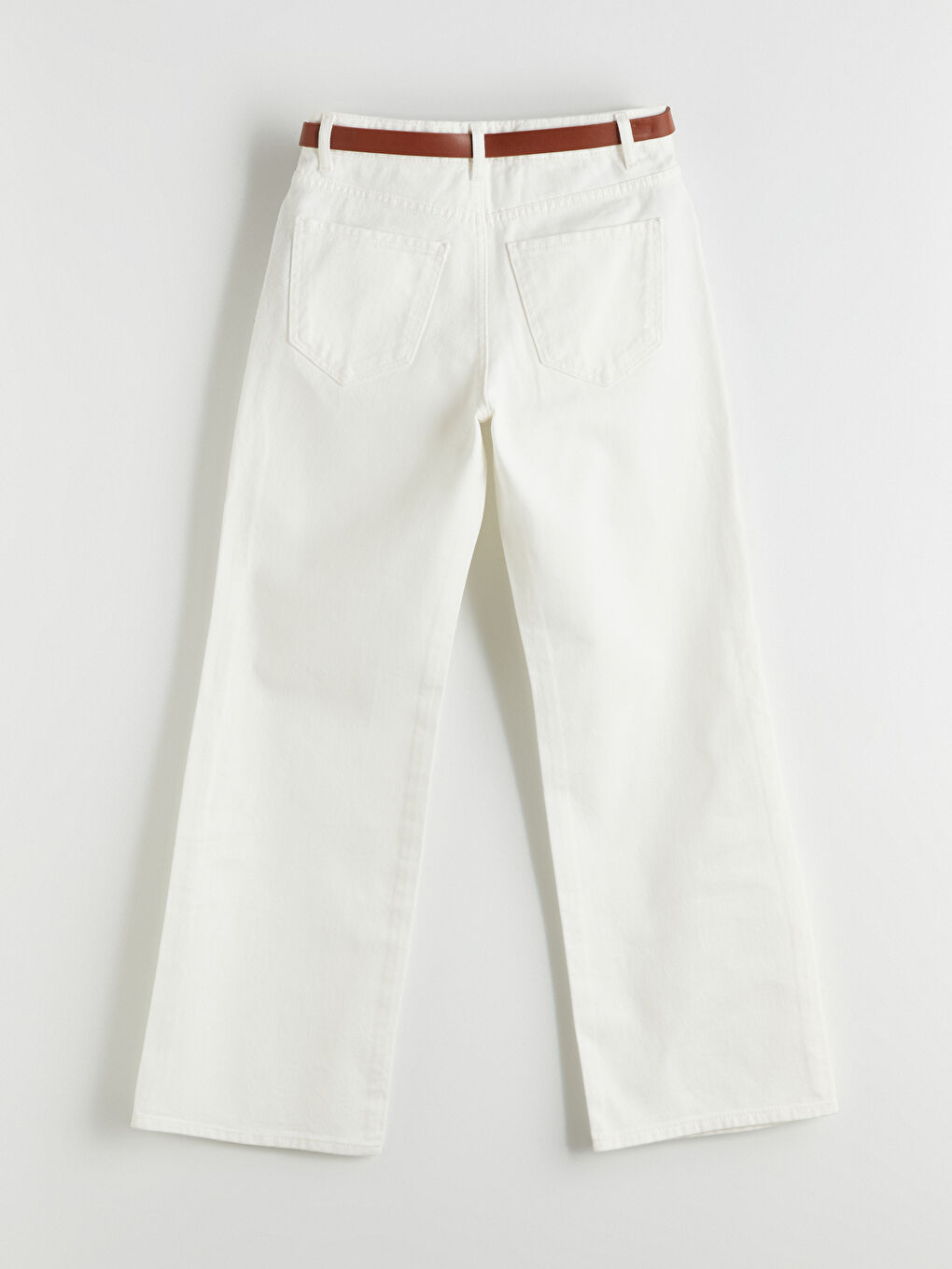 Beyaz Beli Kemerli Wideleg Kadın Jean Pantolon-5