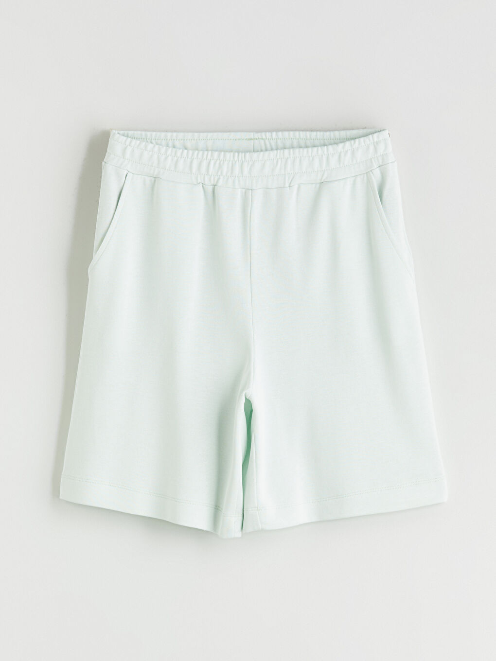 Gri Beli Lastikli Kadın Şort-4