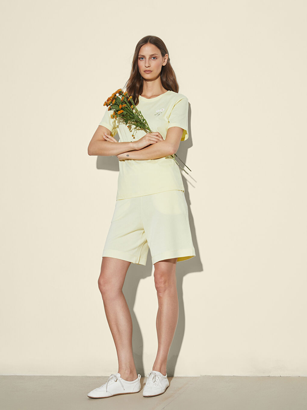 Bej Beli Lastikli Kadın Şort