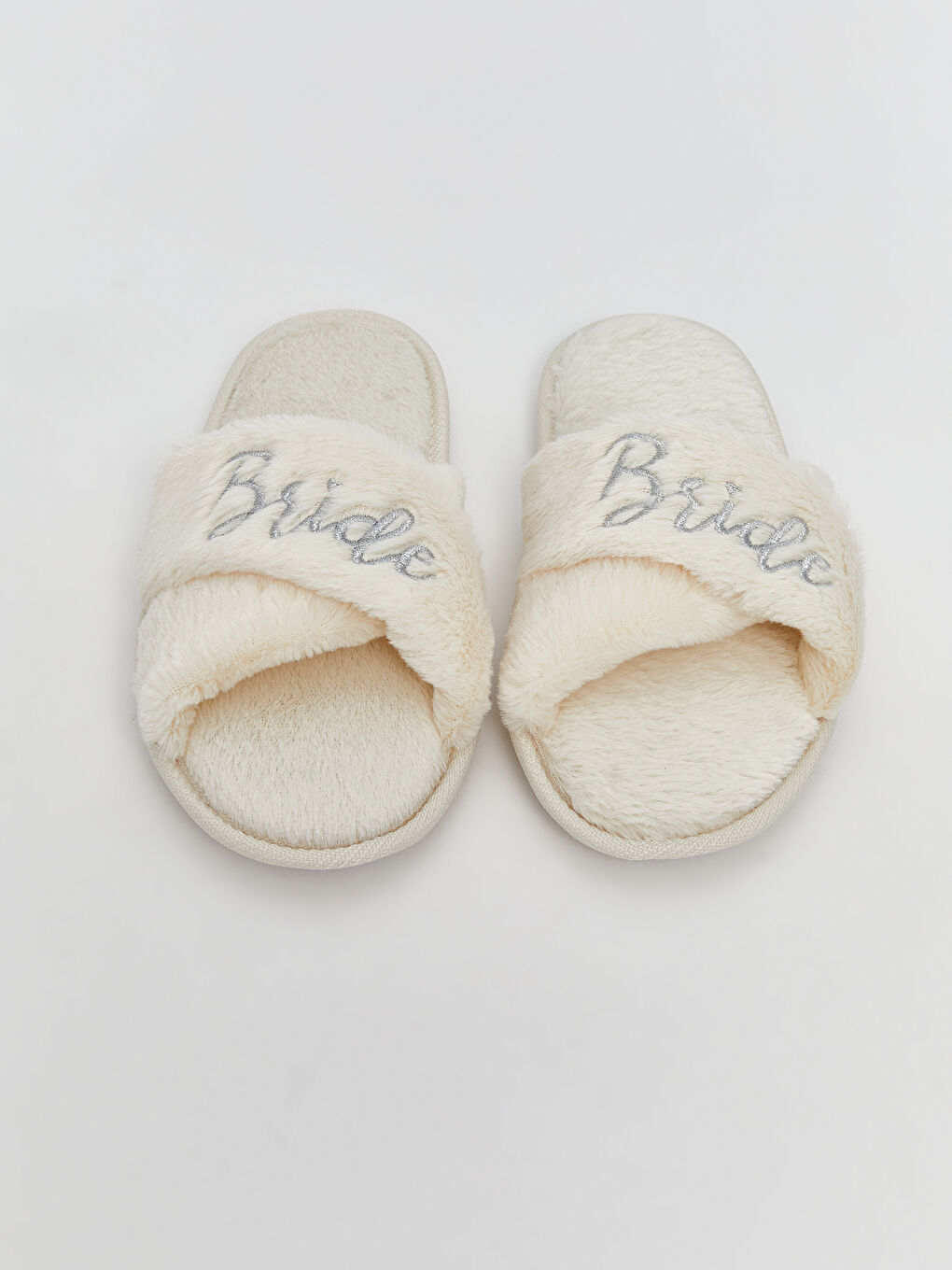 Ekru Barbie Nakışlı Kadın Pelüş Ev Terliği-2