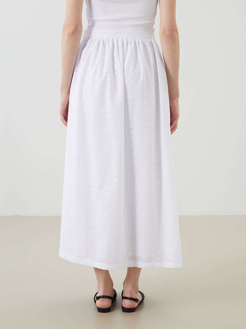 Beyaz Beli Lastikli Ajurlu A Kesim Brode Etek-3