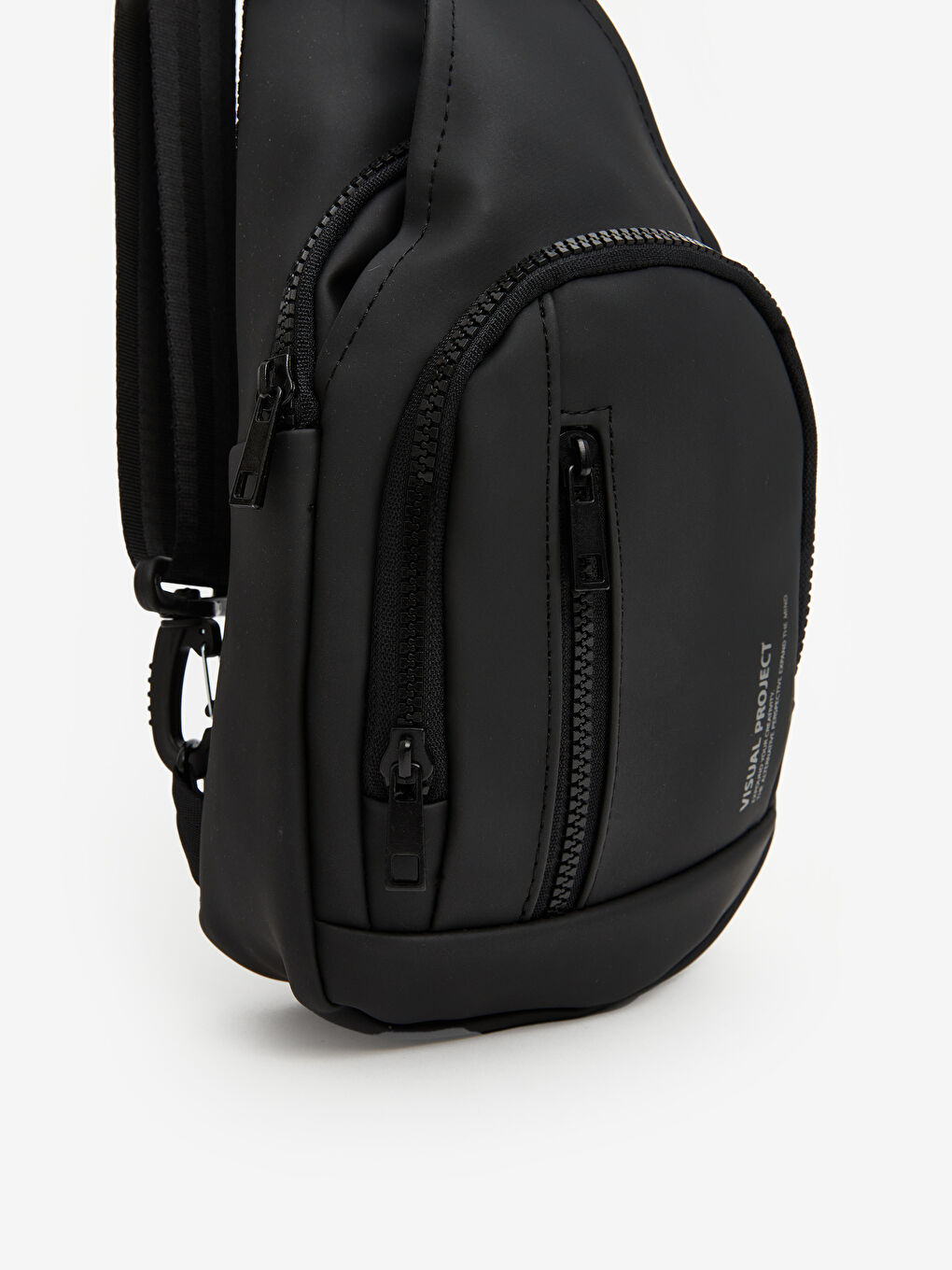 Siyah Fermuarlı Erkek Göğüs Çantası-1