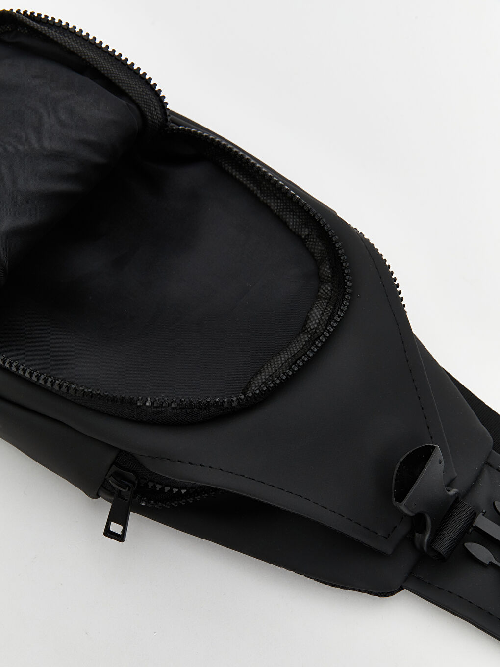 Siyah Fermuarlı Erkek Göğüs Çantası-4