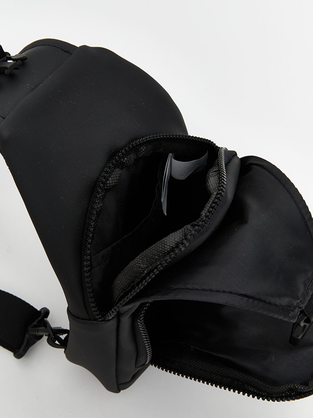 Siyah Fermuarlı Erkek Göğüs Çantası-5