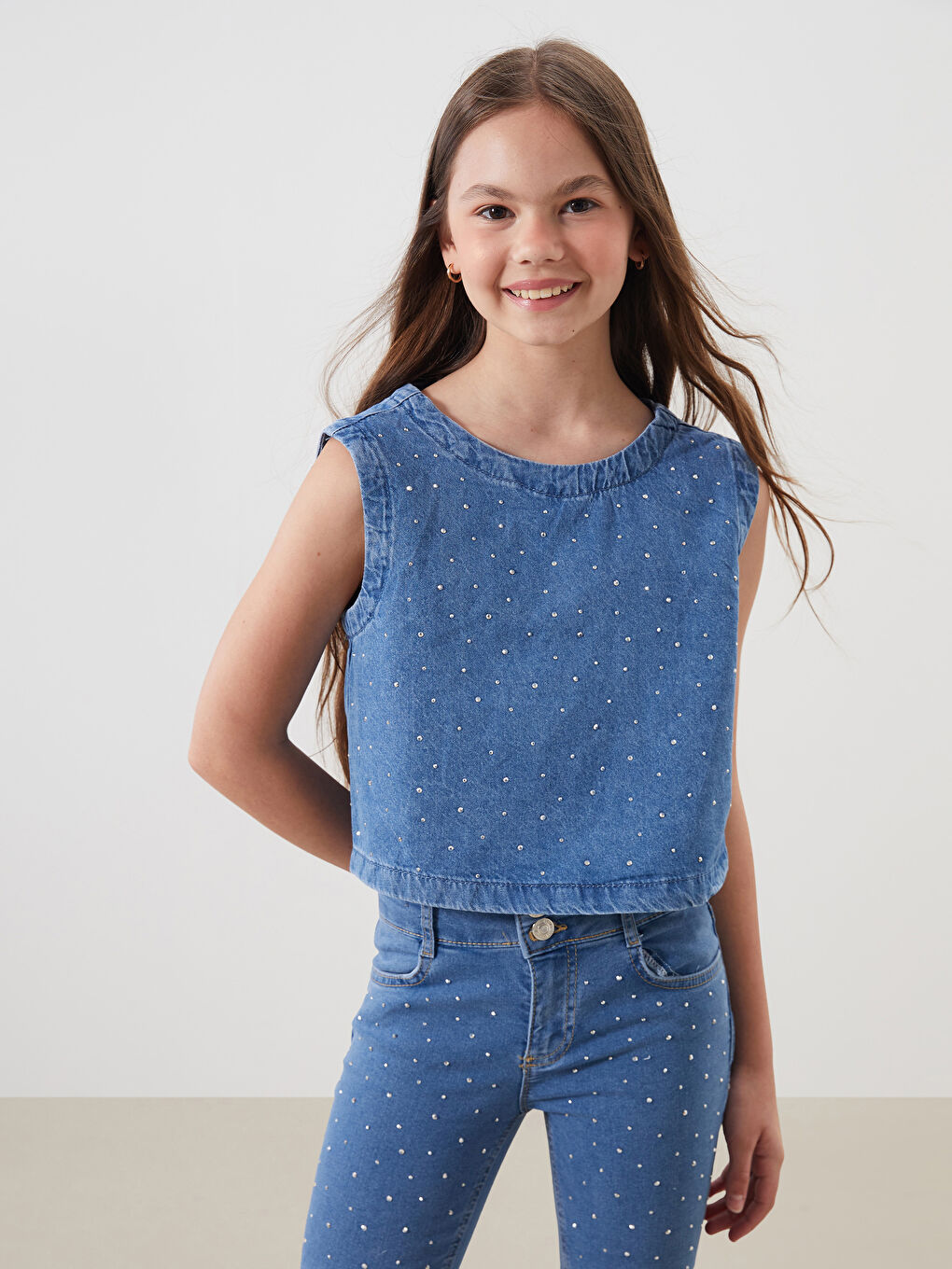 LCW Kids Crew Neck Rhinestone Embellished Girls' Denim Blouse -S5P516Z4-H45