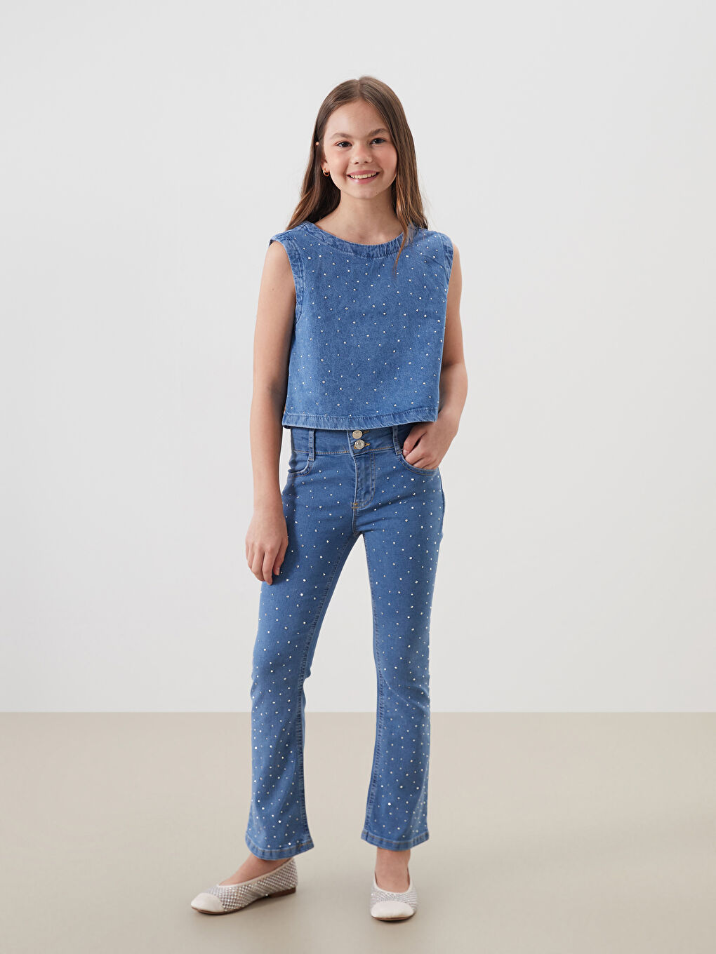 LCW Kids Crew Neck Rhinestone Embellished Girls' Denim Blouse -S5P516Z4-H45