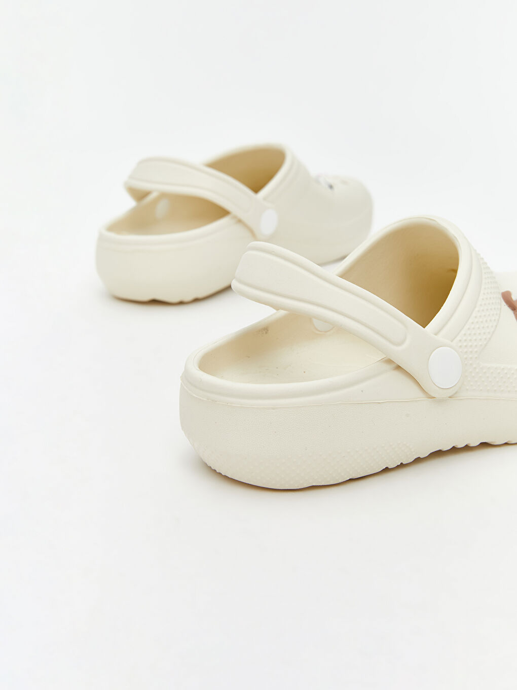 صنادل الشاطئ للبنات مطبوعة على شكل دب-4