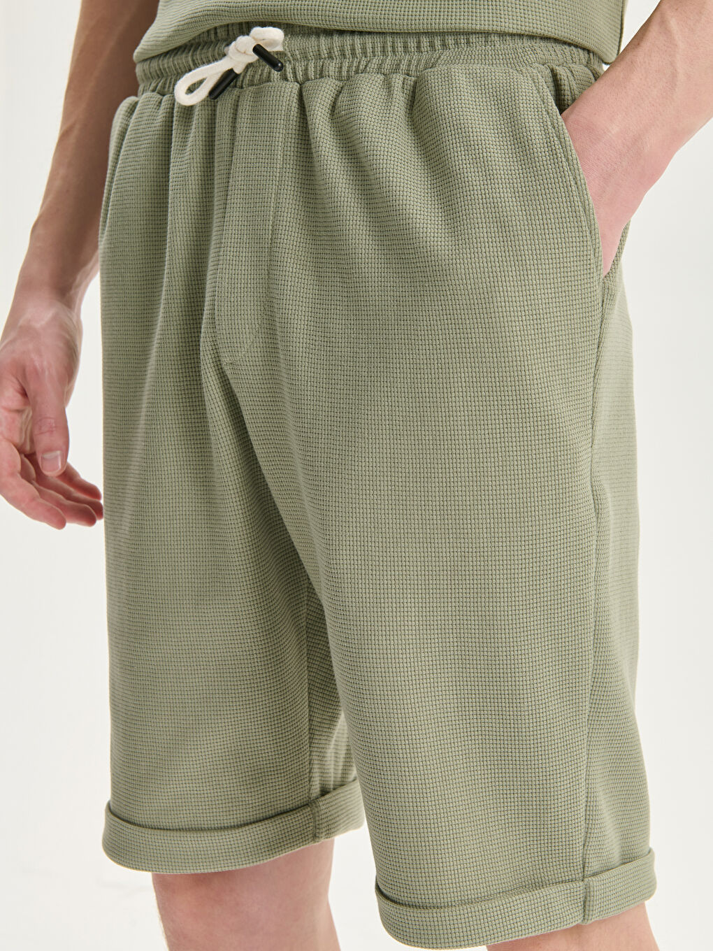 Slim Fit Binding Detail Men's Shorts-2