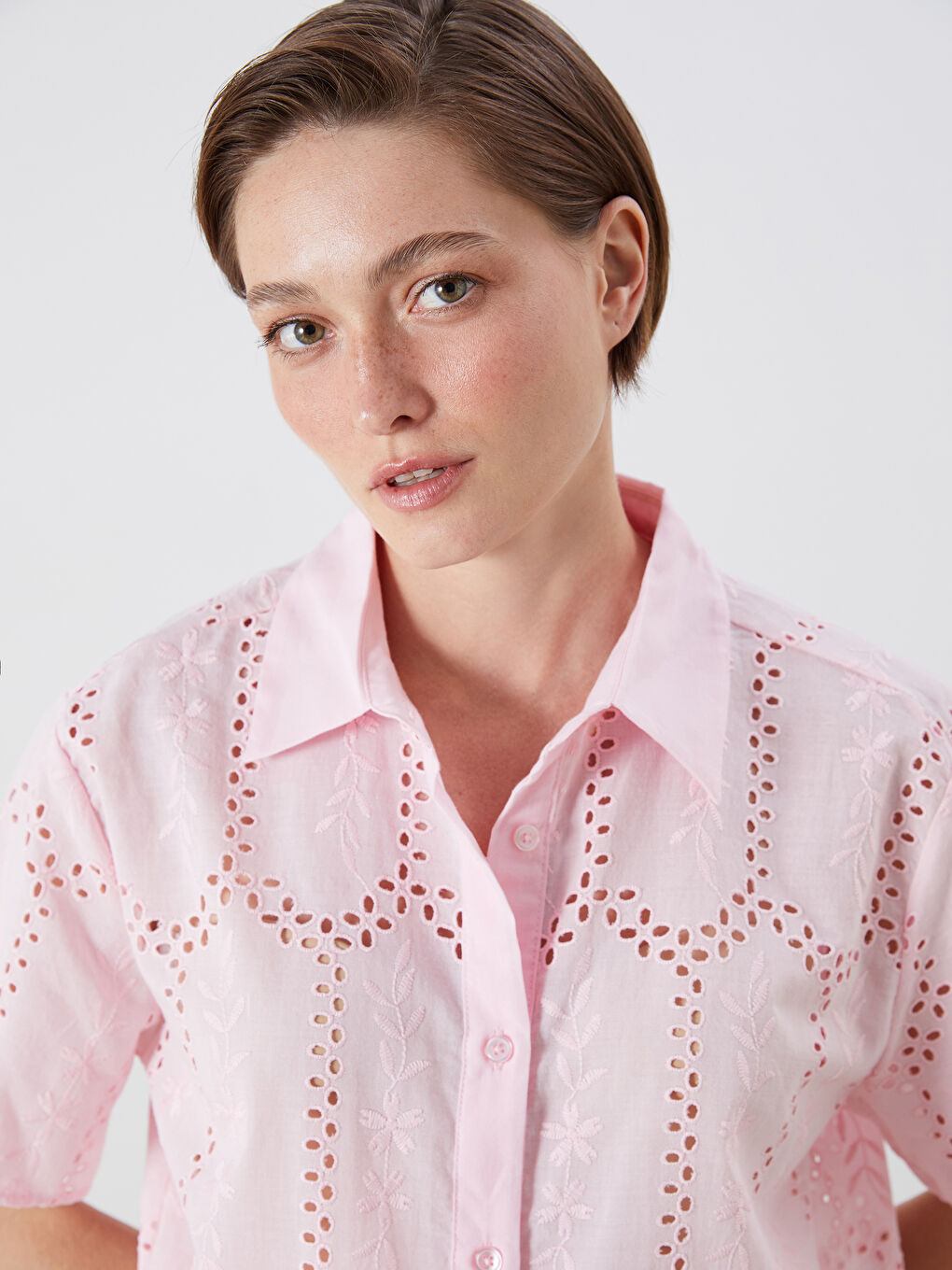 Pembe Ajurlu Brode Kadın Gömlek