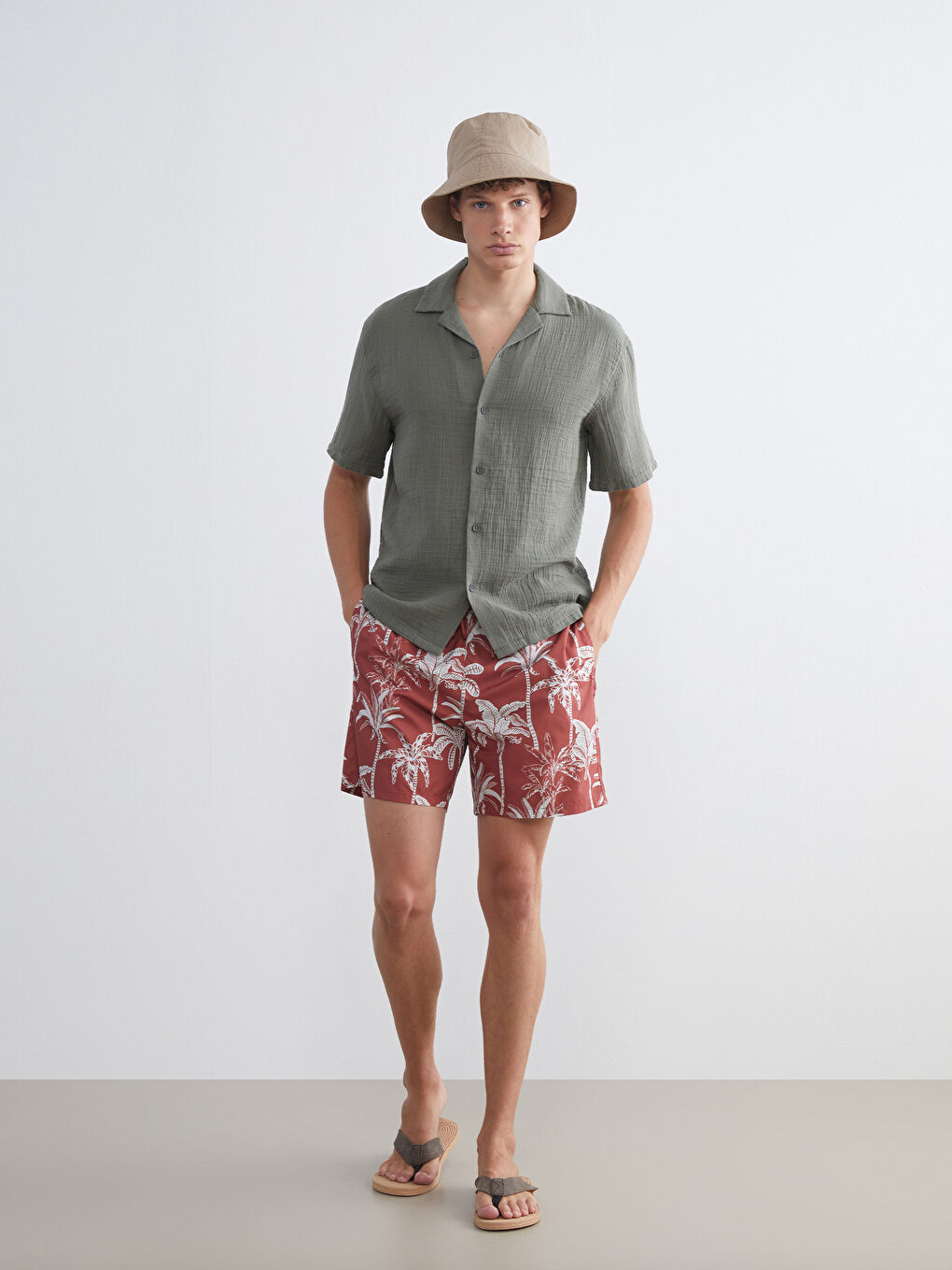 Kahverengi Kısa Boy Desenli Erkek Deniz Şortu