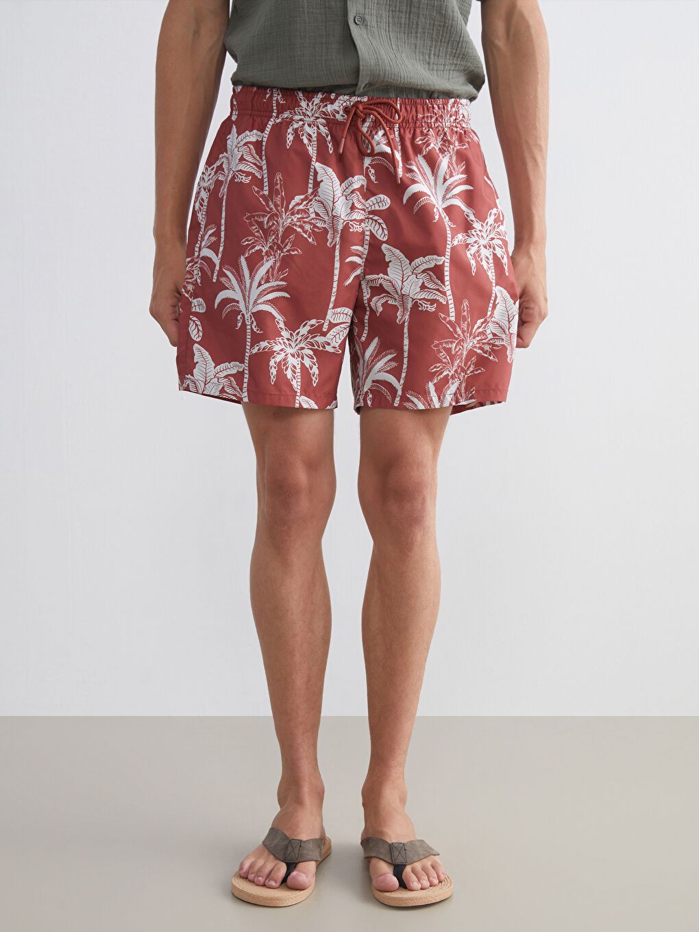 Kahverengi Kısa Boy Desenli Erkek Deniz Şortu-1