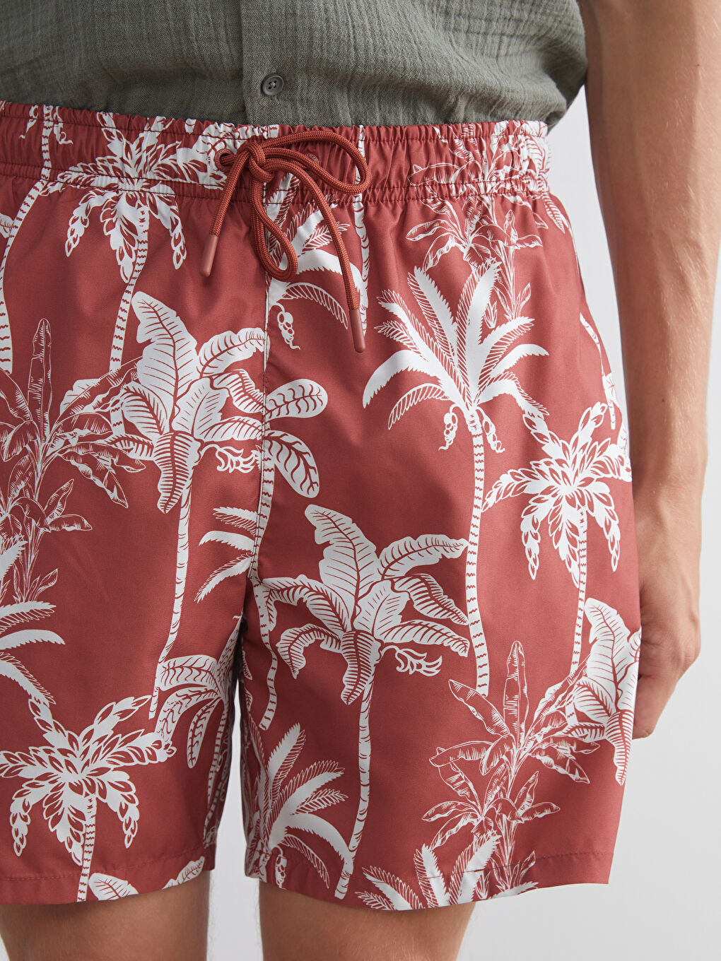 Kahverengi Kısa Boy Desenli Erkek Deniz Şortu-2