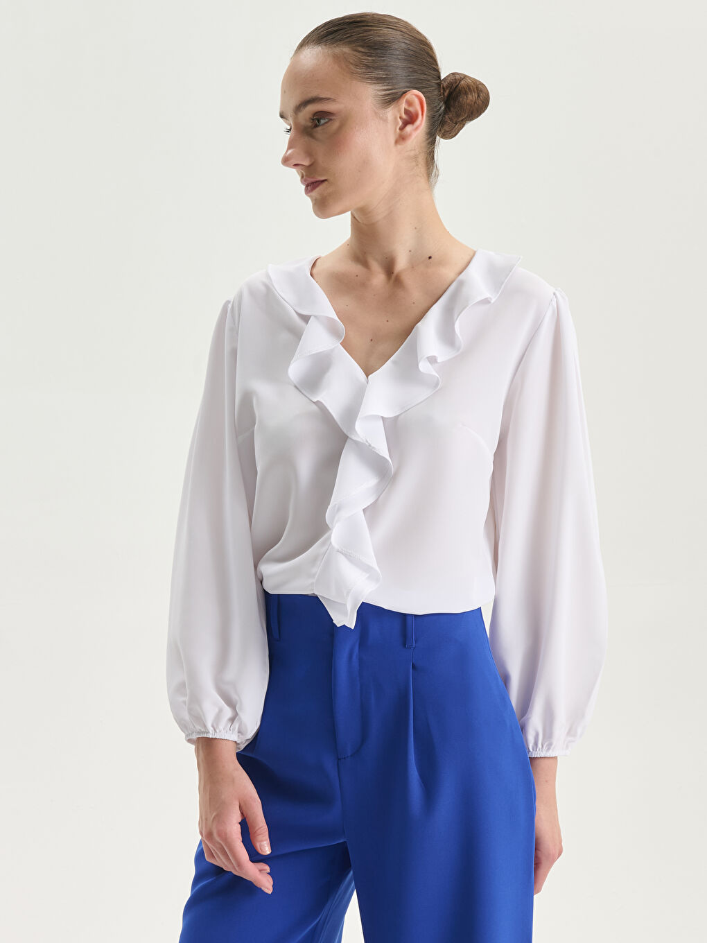 Blouse à Volants avec Encolure en V