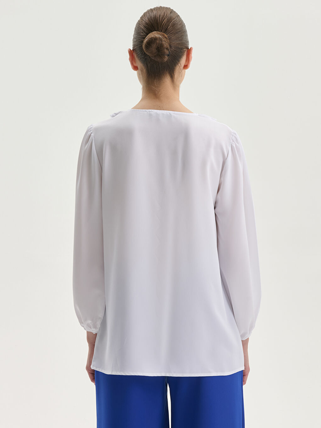 Blouse à Volants avec Encolure en V-3