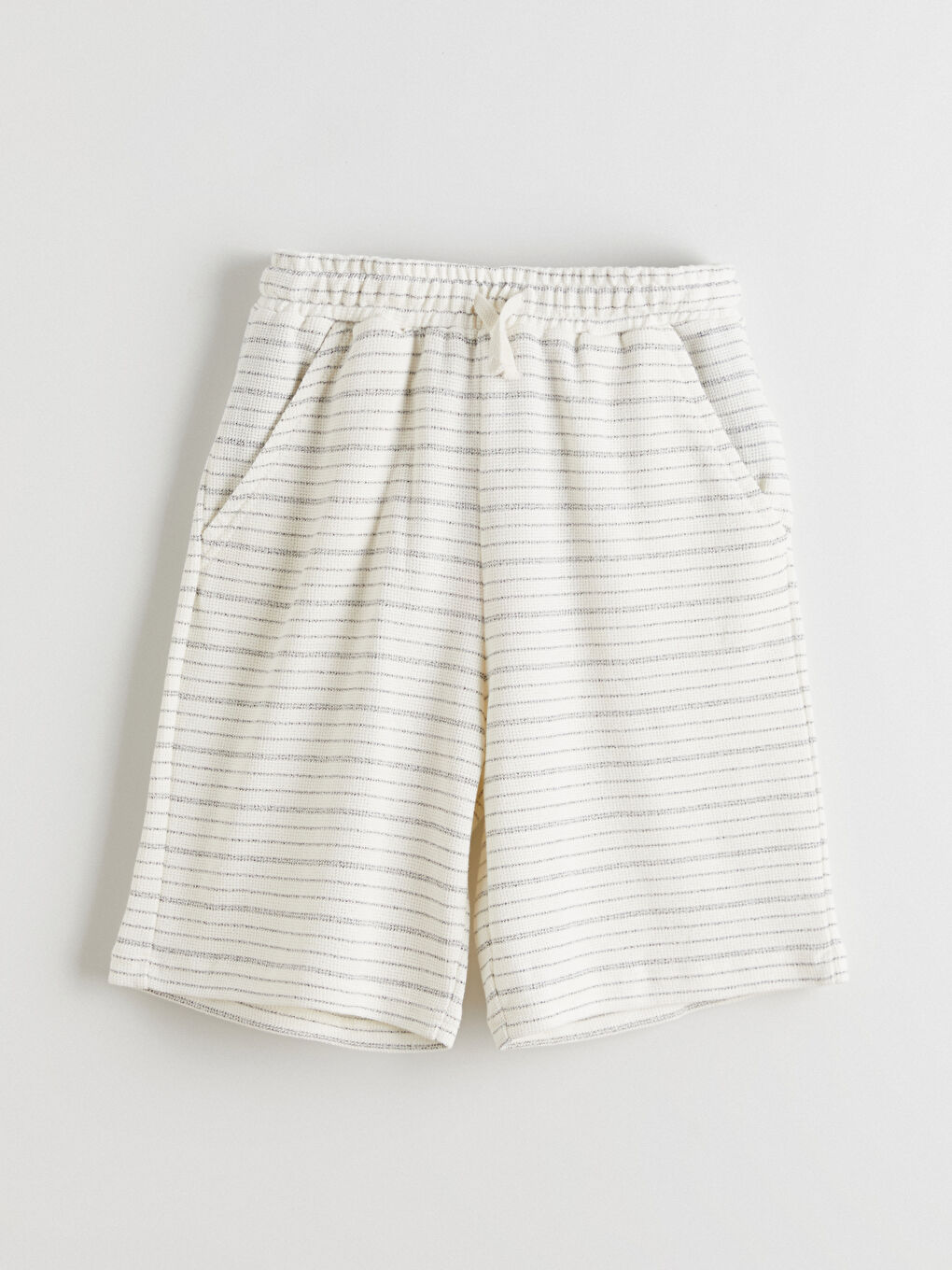 Ekru Beli Lastikli Çizgili Erkek Çocuk Şort