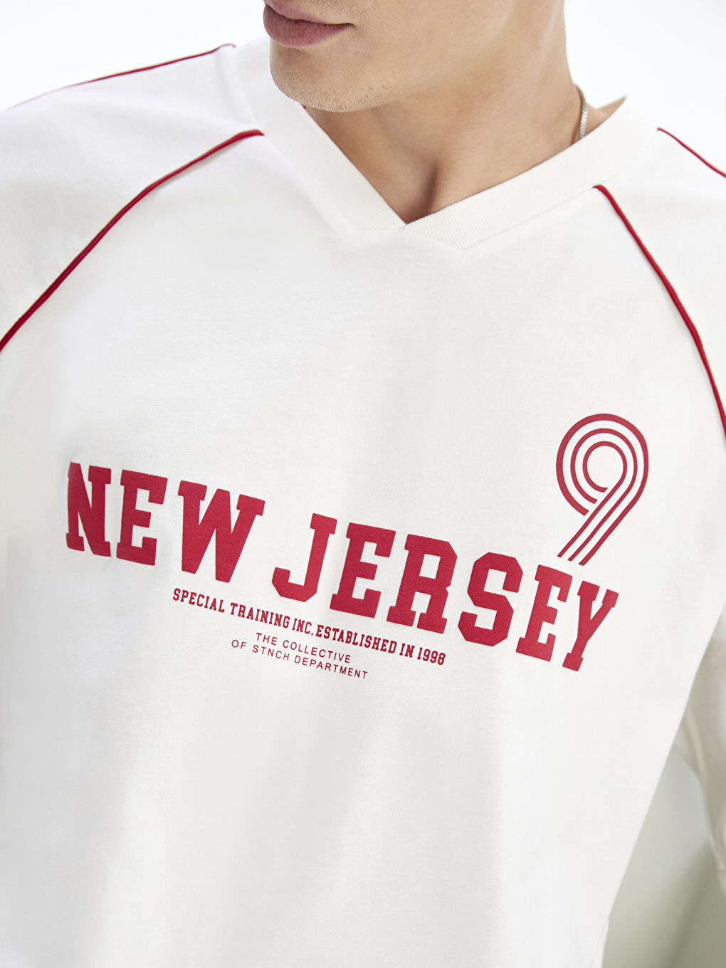 Ekru V Yaka New Jersey Baskılı Penye Erkek Tişört-2