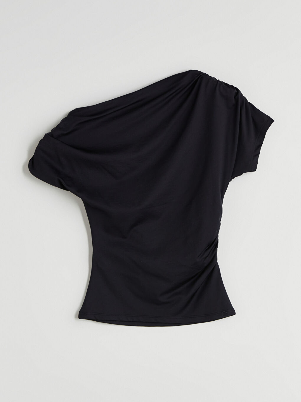 Siyah Kayık Yaka Büzgülü Bluz-5
