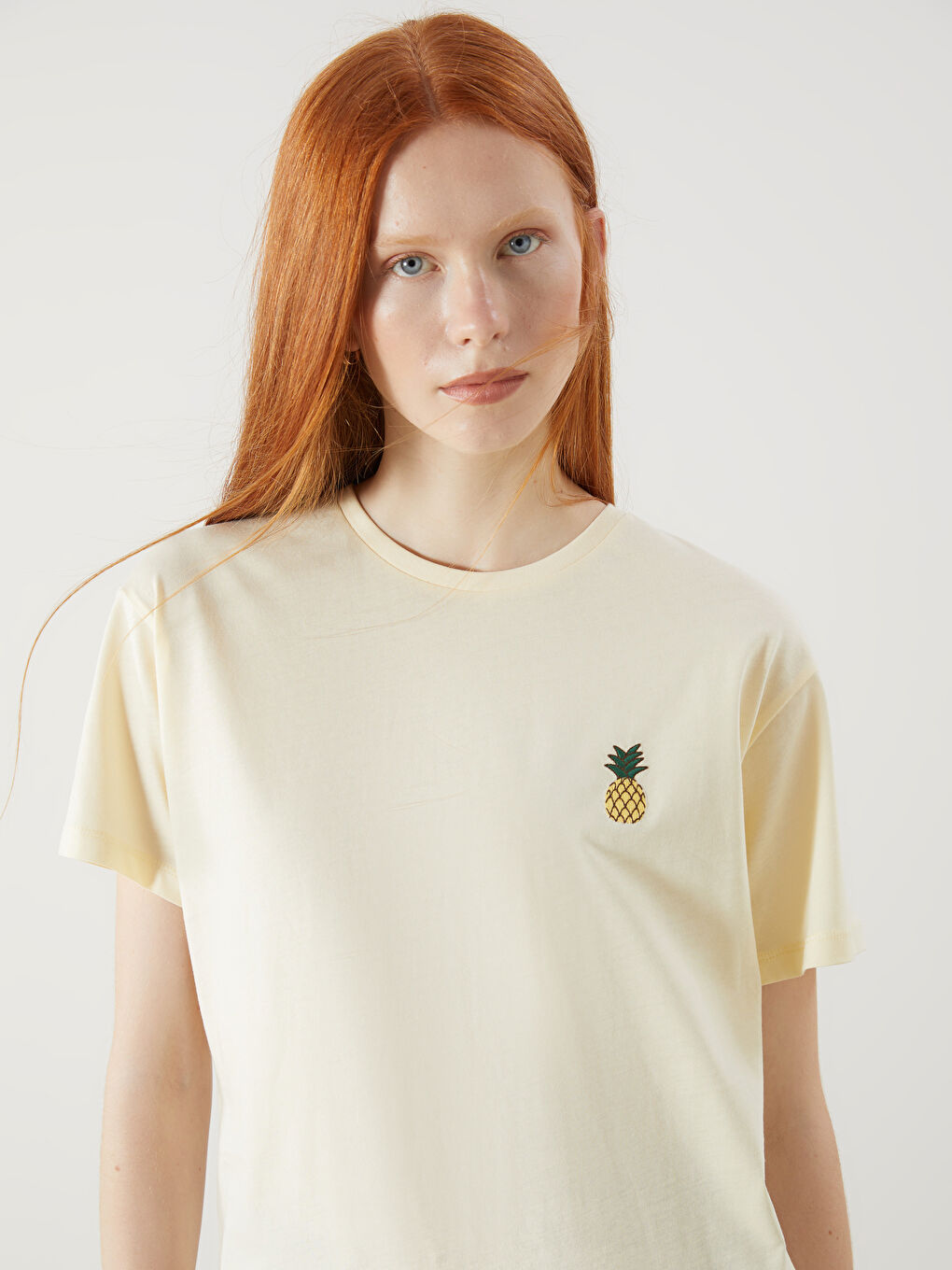 Crew Neck Pineapple Embroidered Women's T-Shirt -S5P793Z8-DJQ