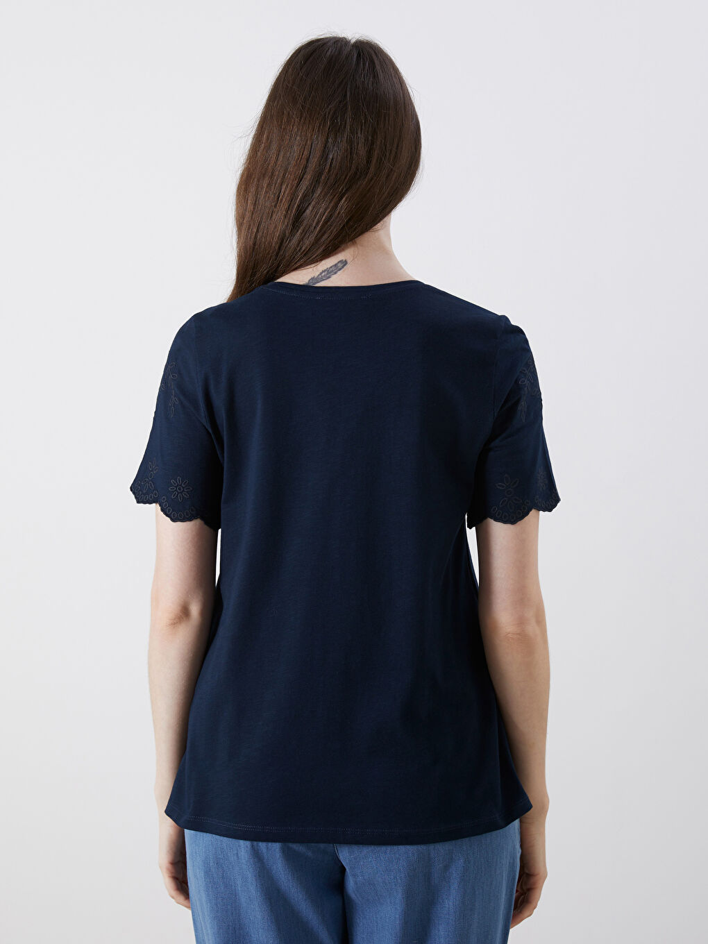 بلوزة بكول مدور مْطَرّْزة-4