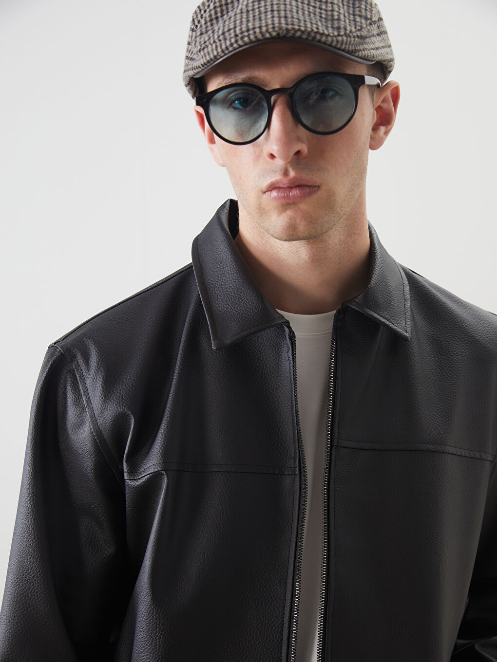 Siyah Standart Kalıp Gömlek Yaka Erkek Deri Görünümlü Ceket-2