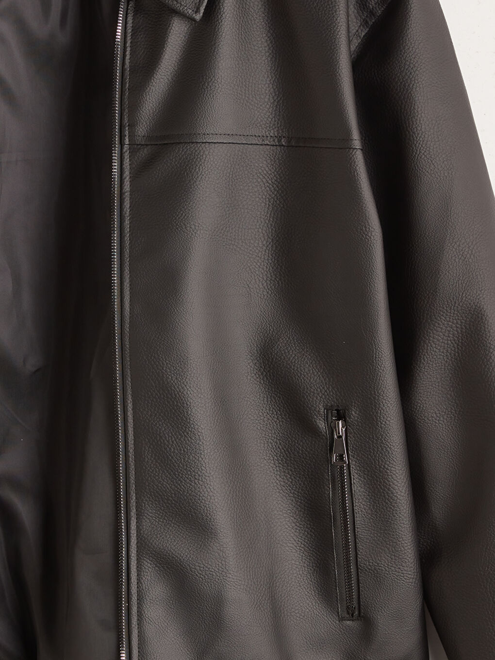 Siyah Standart Kalıp Gömlek Yaka Erkek Deri Görünümlü Ceket-7