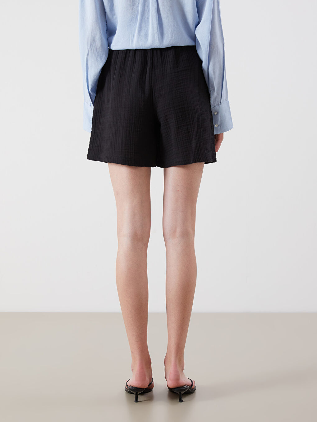 شورت نسائي موسلين نسيجي بخصر مطاطي-3