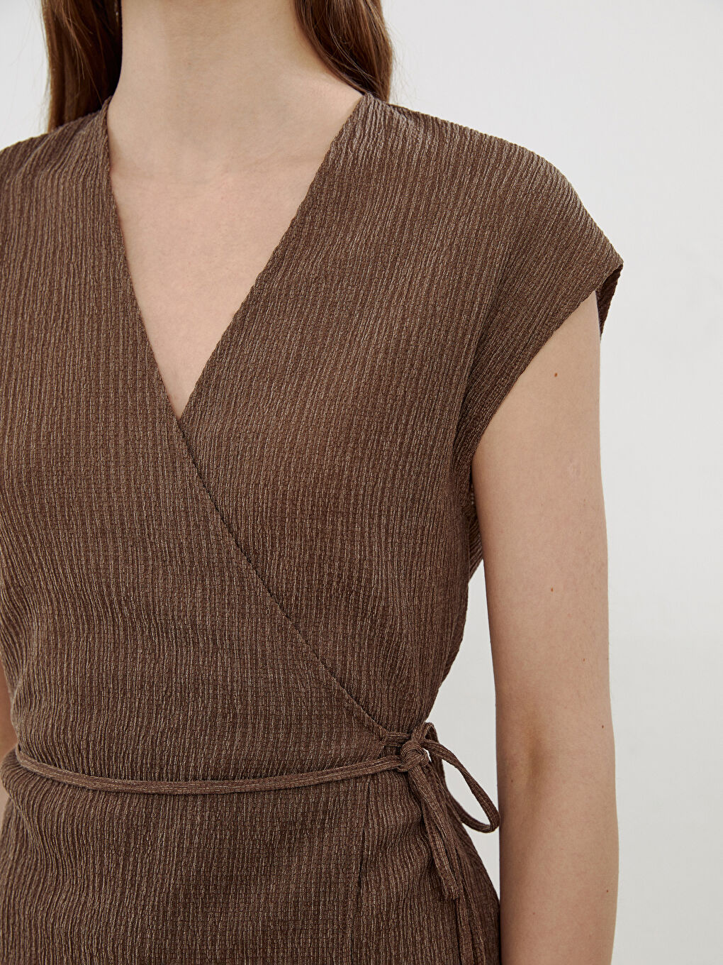 Kahverengi Kruvaze Yaka Dokulu Bluz-2