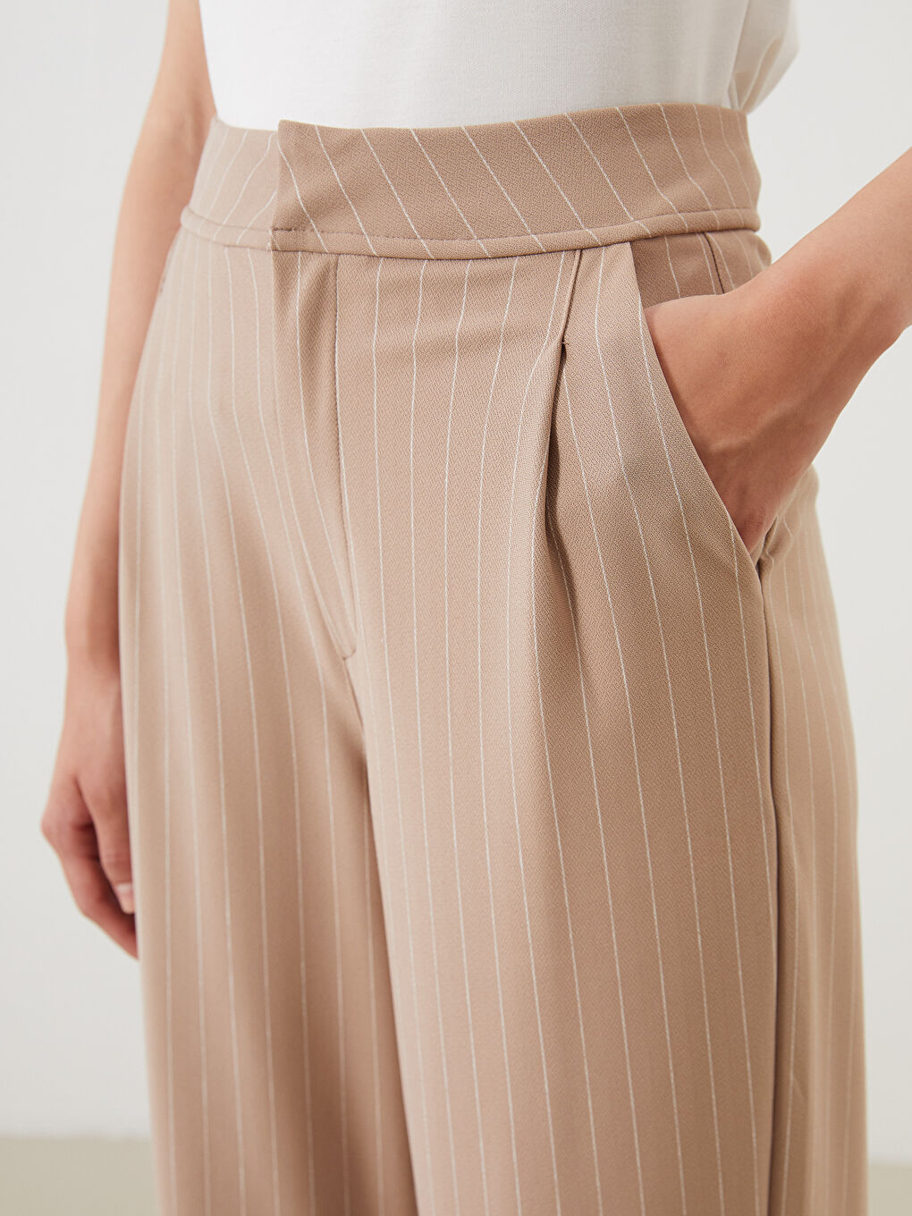 Woman BEIGE Trousers -S5P941Z8-ELZ