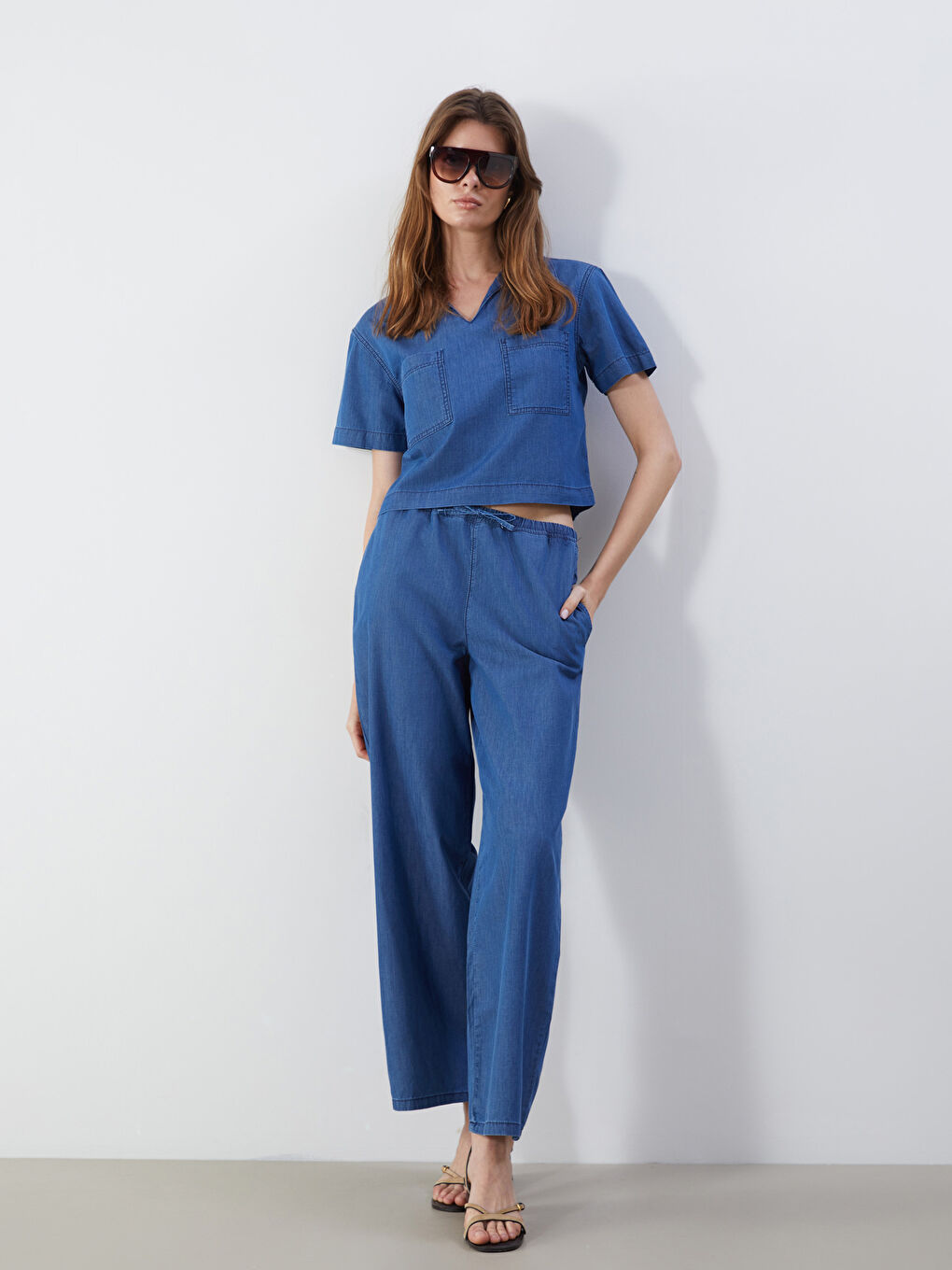 جينز نساء بسروال واسع وخصر مطاطي