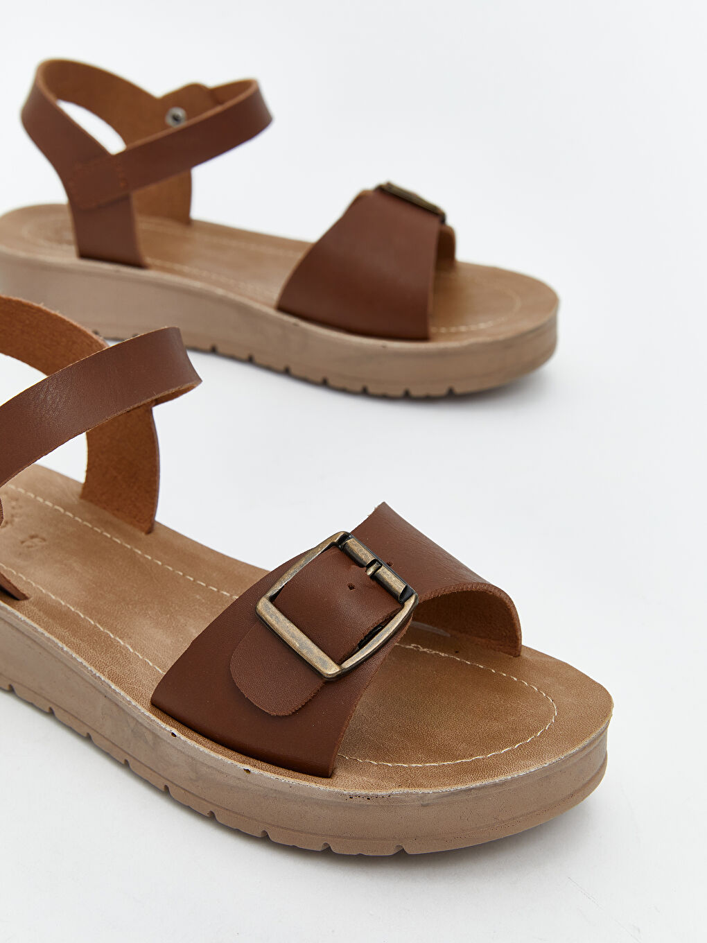 Kahverengi Bilekten Bağlamalı Kadın Sandalet-2