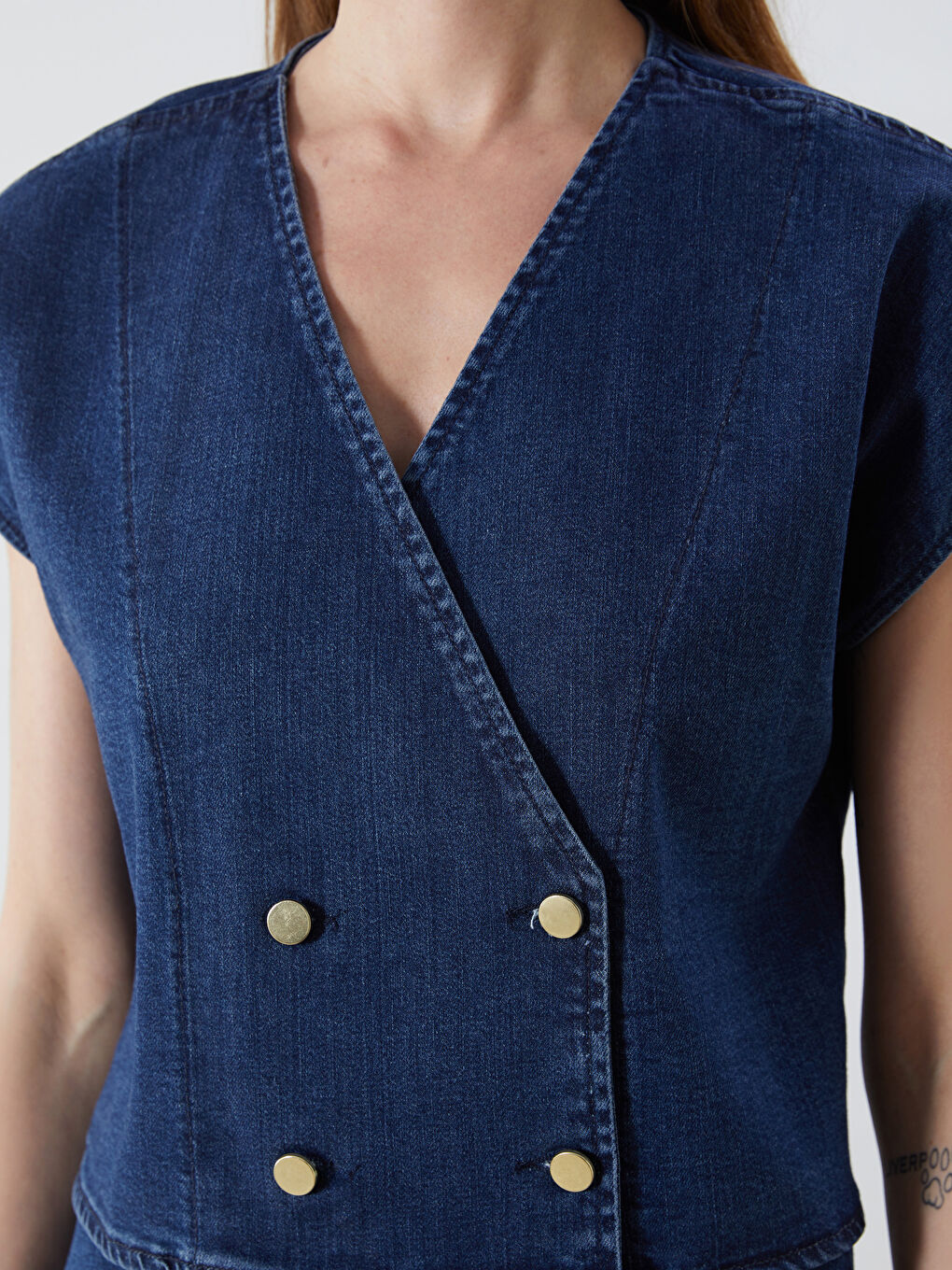 جلیقەی جینزی ژنانی کڕۆپی یاخە کڕوڤاز-2