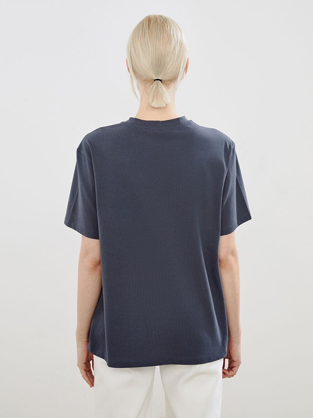 Antrasit Bisiklet Yaka Baskılı Oversize Kadın Tişört-3