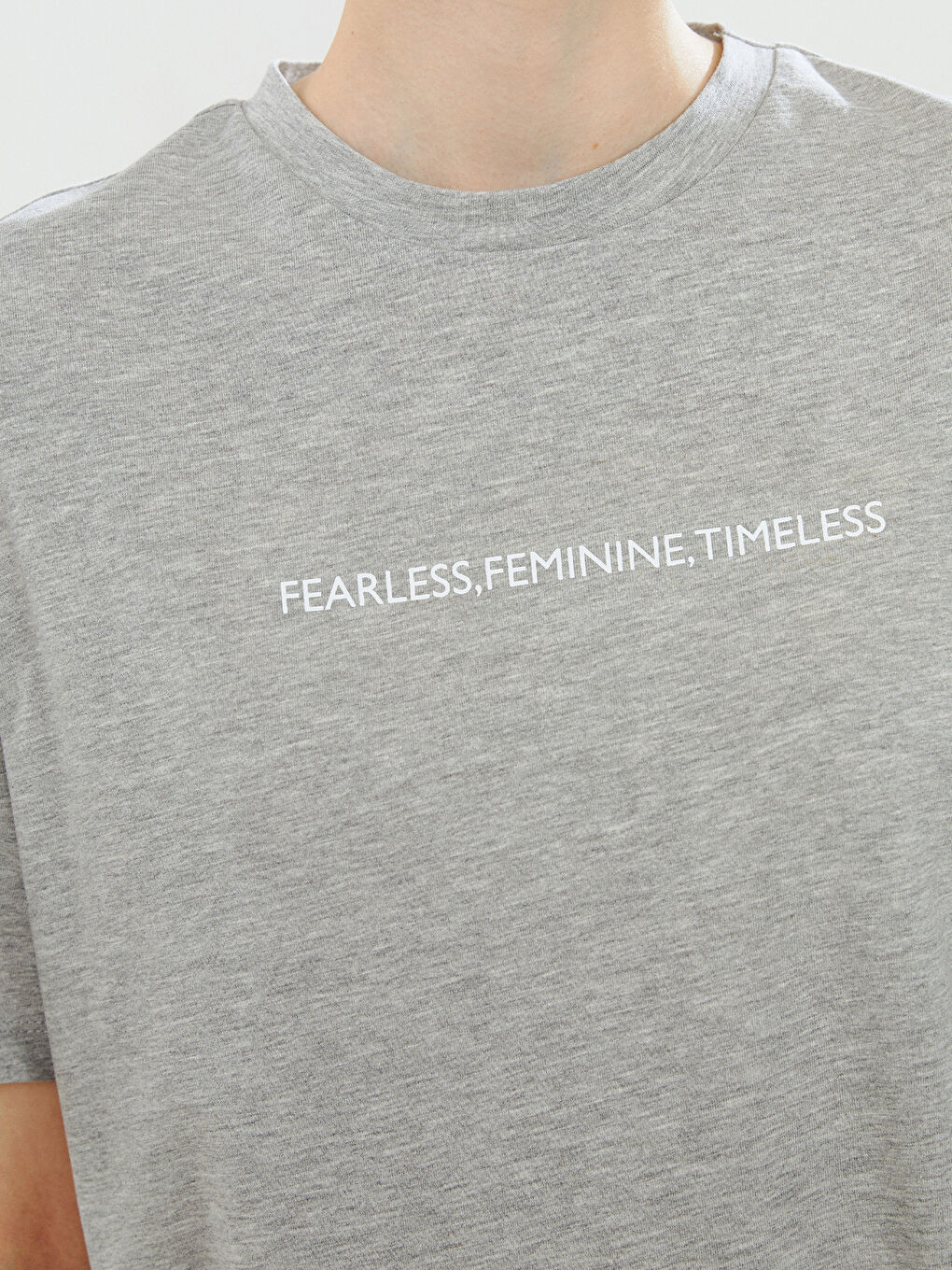 Gri Bisiklet Yaka Baskılı Oversize Kadın Tişört-2