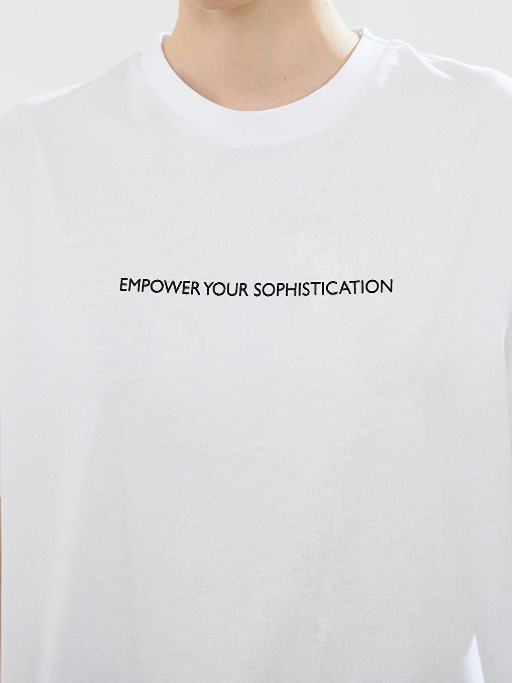 Beyaz Bisiklet Yaka Baskılı Oversize Kadın Tişört-2