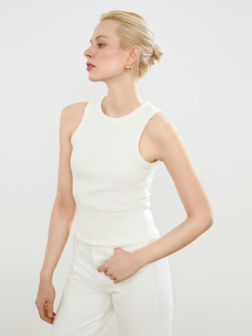 Ekru Bisiklet Yaka Kadın Atlet