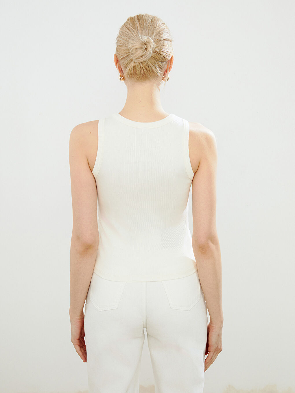 Ekru Bisiklet Yaka Kadın Atlet-3