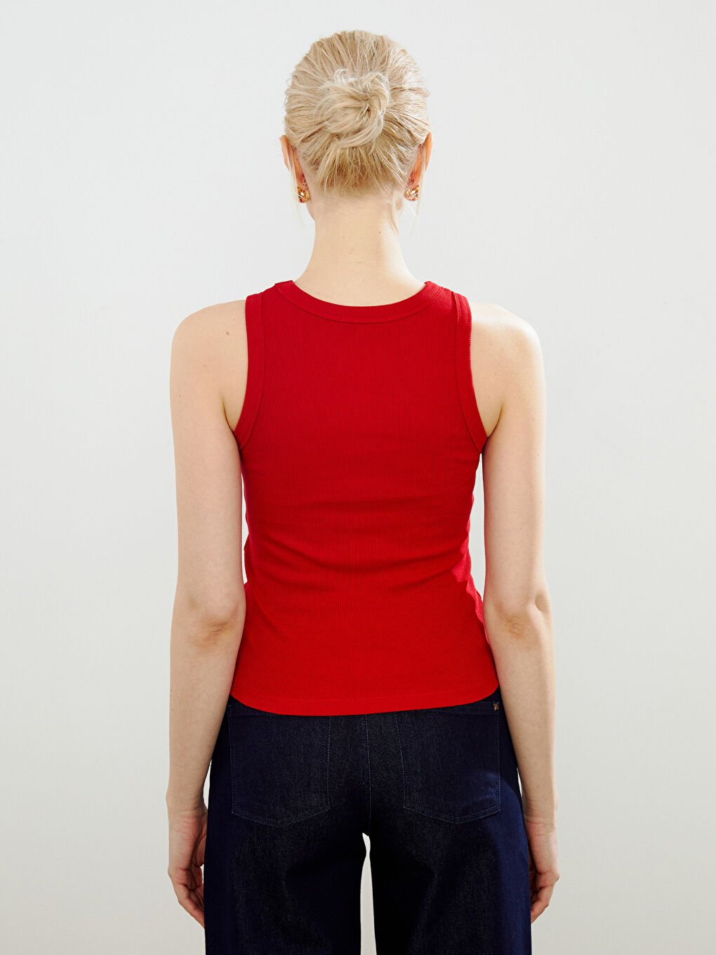 Kırmızı Bisiklet Yaka Kadın Atlet-3