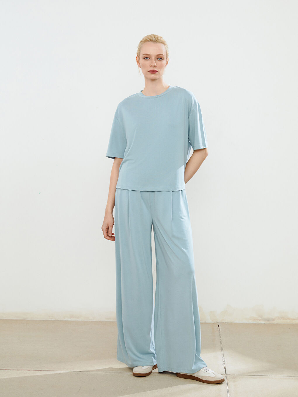 Mavi Bisiklet Yaka Modal Karışımlı Kadın Tişört-1