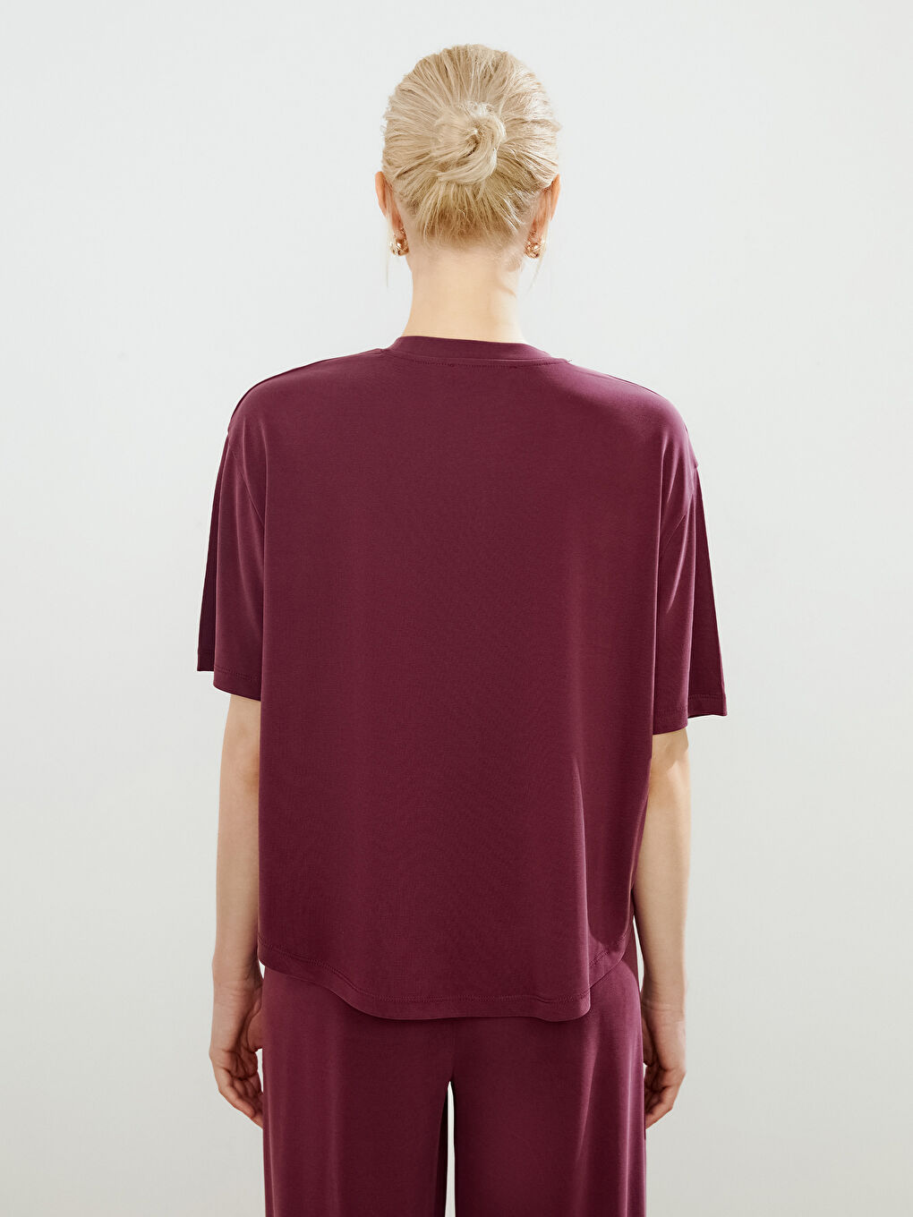 Bordo Bisiklet Yaka Modal Karışımlı Kadın Tişört-3