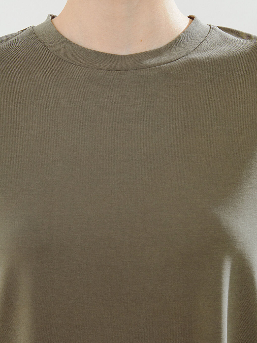 Haki Bisiklet Yaka Modal Karışımlı Kadın Tişört-2
