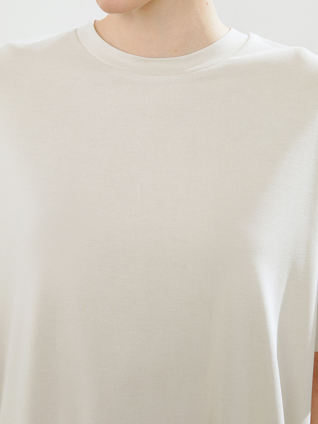 Bej Bisiklet Yaka Modal Karışımlı Kadın Tişört-2